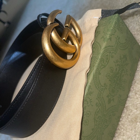 I’m selling my Gucci belt barely worn! - Picture 2 of 6